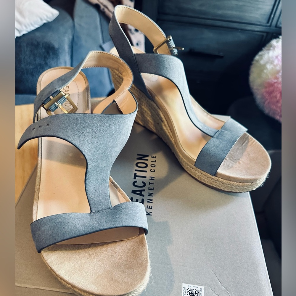 Kenneth Cole Reaction blue Cara Wedge Sandals – Size 8.5